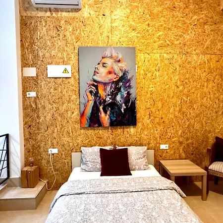 Soho Boho - With Sunny Rooftop Terrace And Fiber Optic Internet *