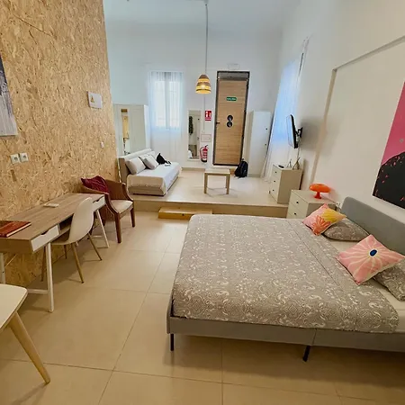 Soho Boho - With Sunny Rooftop Terrace And Fiber Optic Internet Aparthotel *